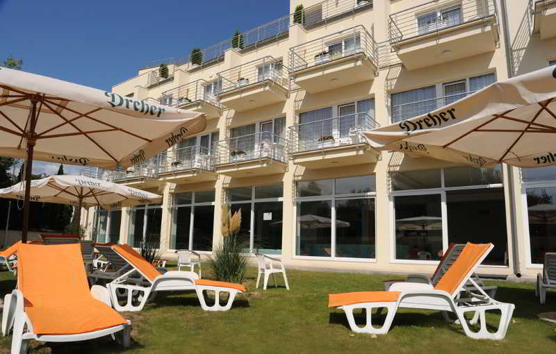 Ket Korona Konferencia Es Wellness Hotel Balatonszarszo Luaran gambar