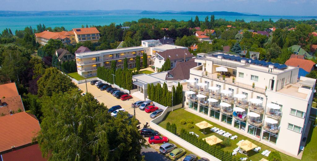 Ket Korona Konferencia Es Wellness Hotel Balatonszarszo Luaran gambar
