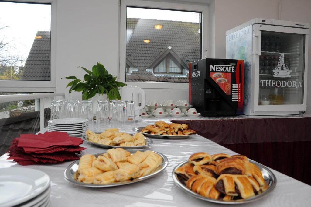 Ket Korona Konferencia Es Wellness Hotel Balatonszarszo Luaran gambar