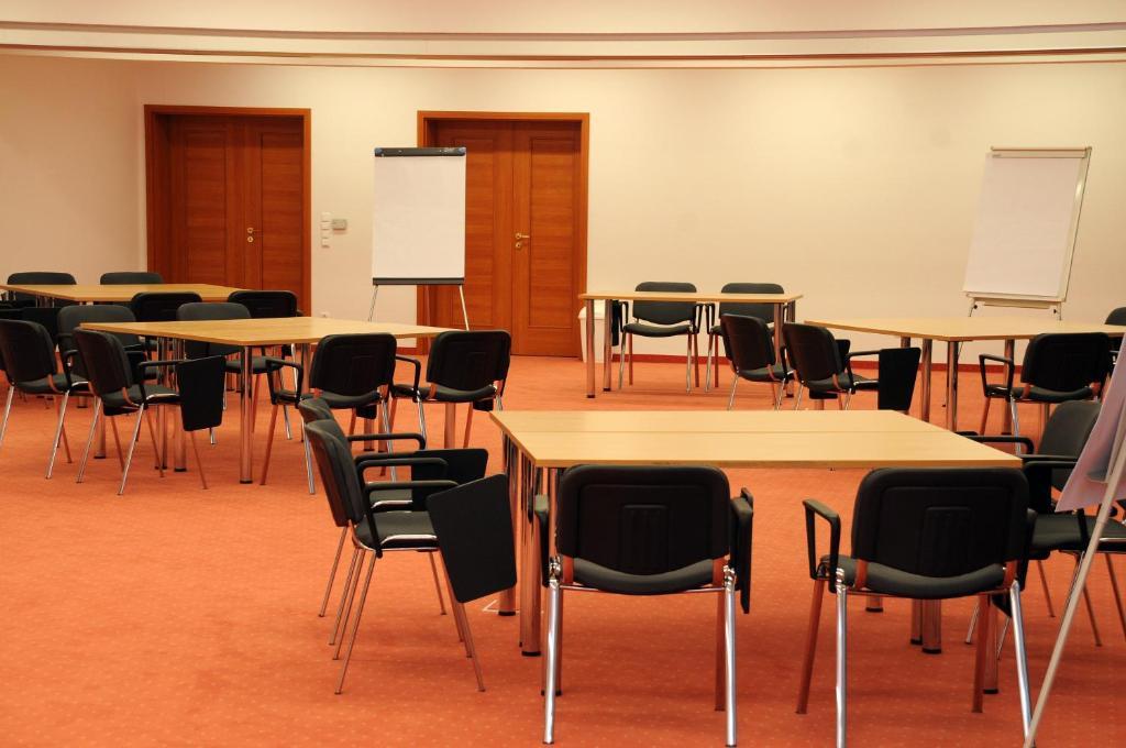 Ket Korona Konferencia Es Wellness Hotel Balatonszarszo Luaran gambar
